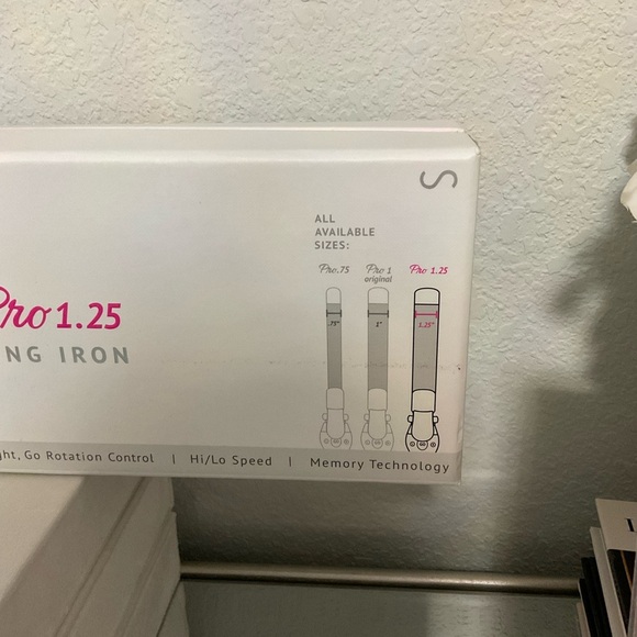 Nearly NEW Beachwaver PRO 1.25" Curling Iron - Retails $229 - Picture 5 of 9